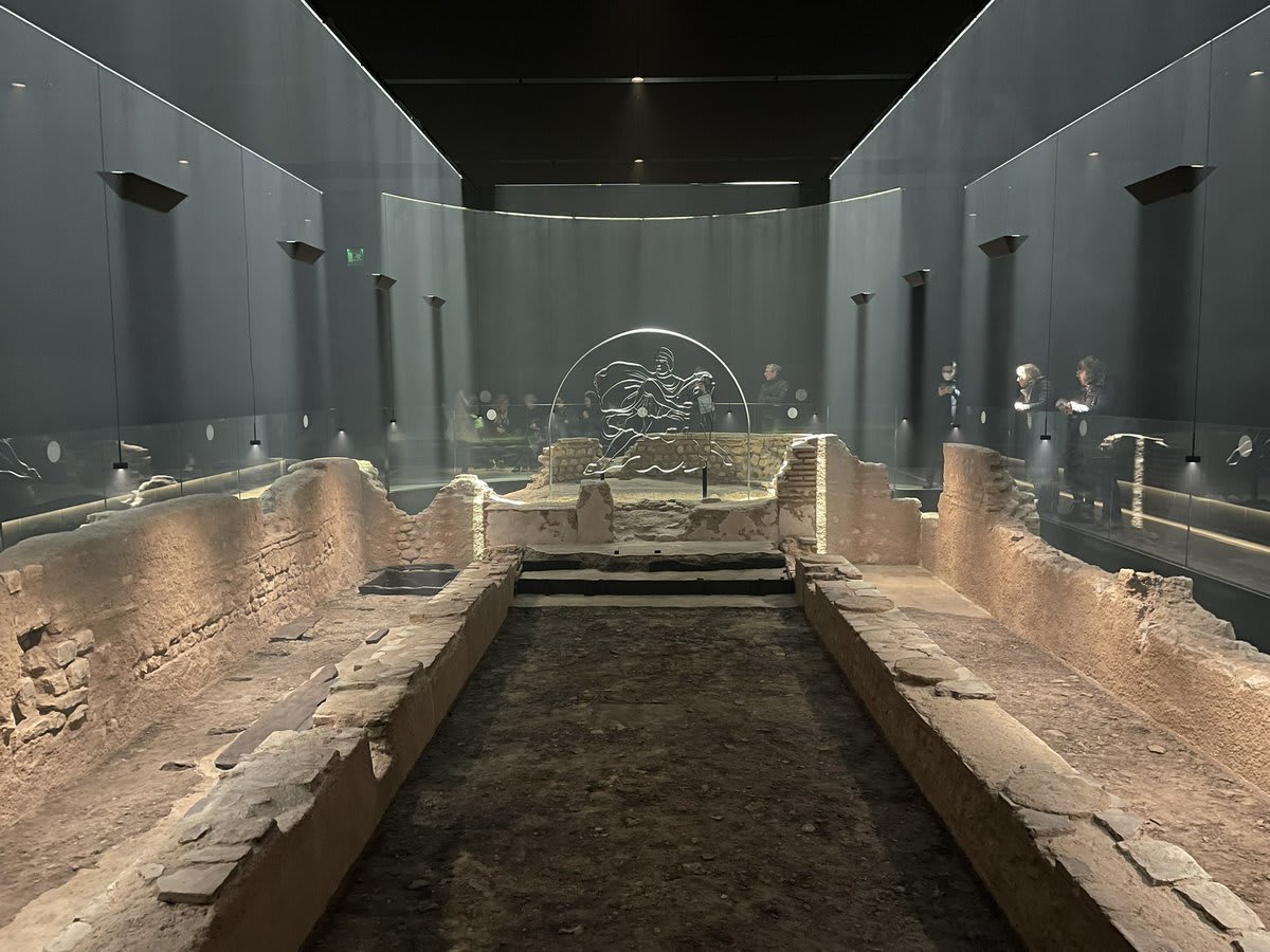 Last weekend I had a first visit to The Mithraeum in London - a fascinating space with an intriguing collection of archaeological finds from Londinium