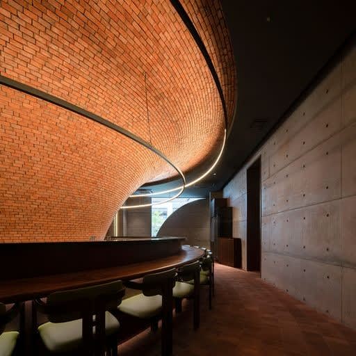 At the Biiird Yakitori Restaurant, Shenzhen, China, the ingredients and cooking methods create a variety of dining experiences in this bigER club design project
