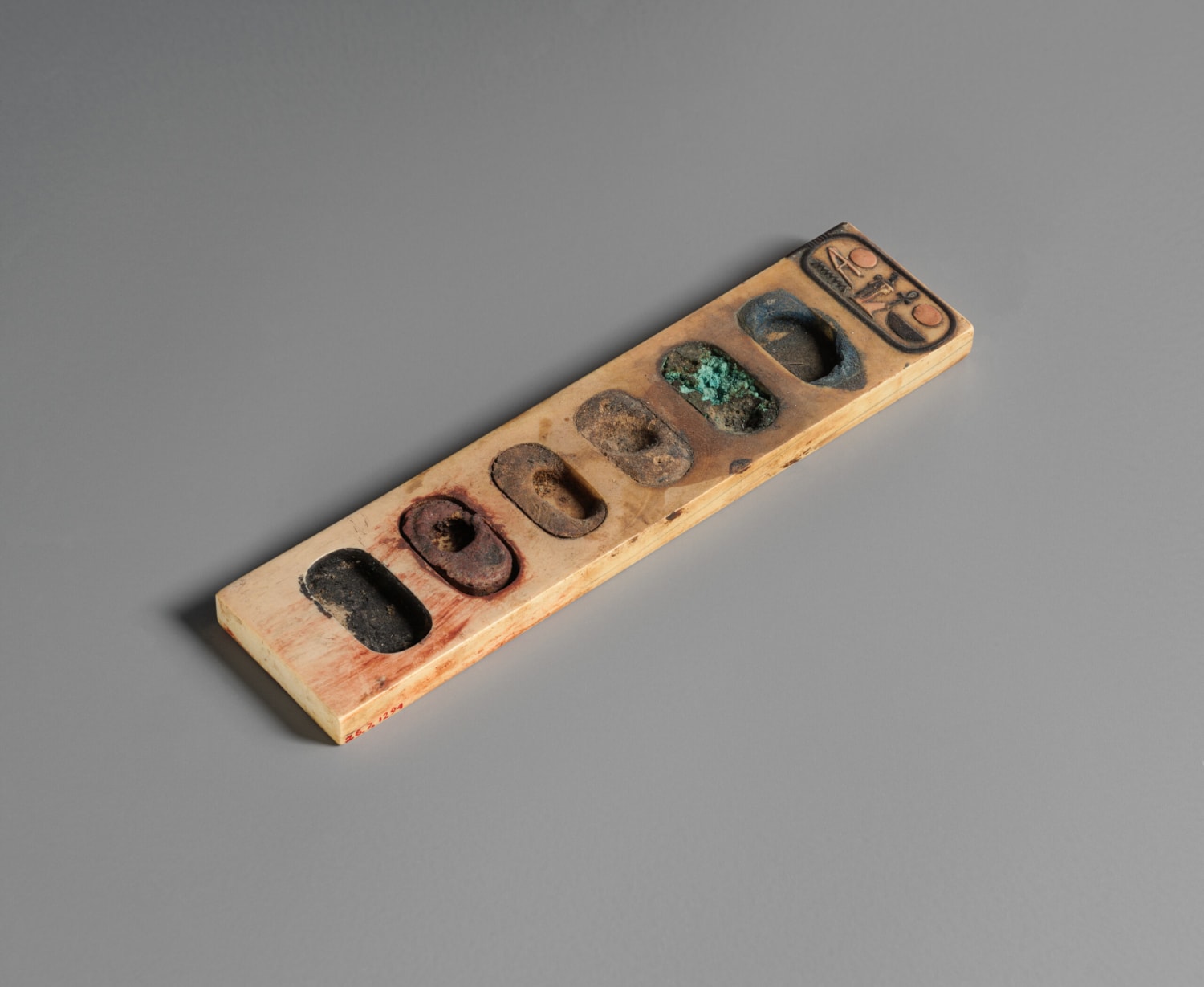 A 3,000-Year-Old Painter’s Palette from Ancient Egypt, with Traces of the Original Colors Still In It