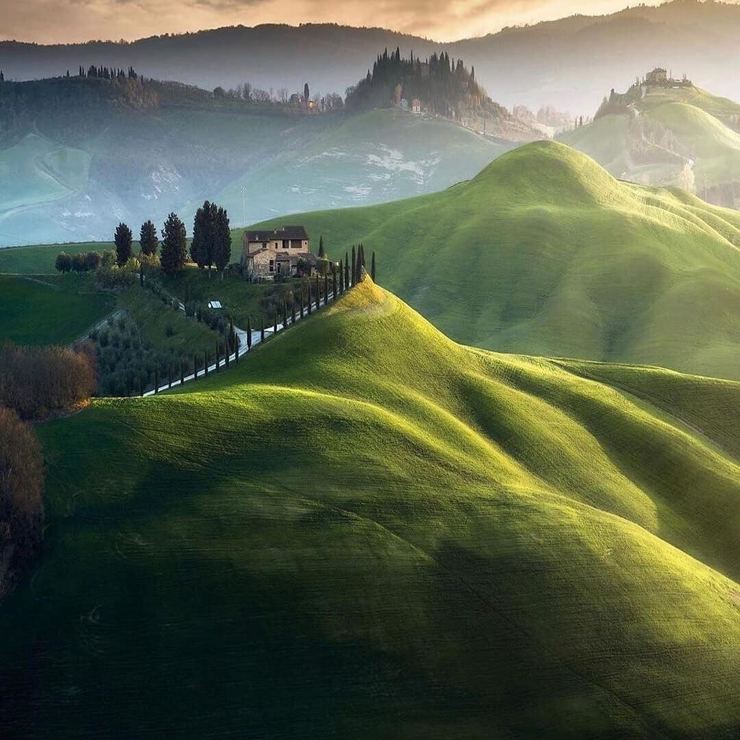 Tuscany seems like the perfect place to spend an endless array summer days Located in central Italy, Tuscany is a place enriched with history and culture. Wouldn't you want to visit?