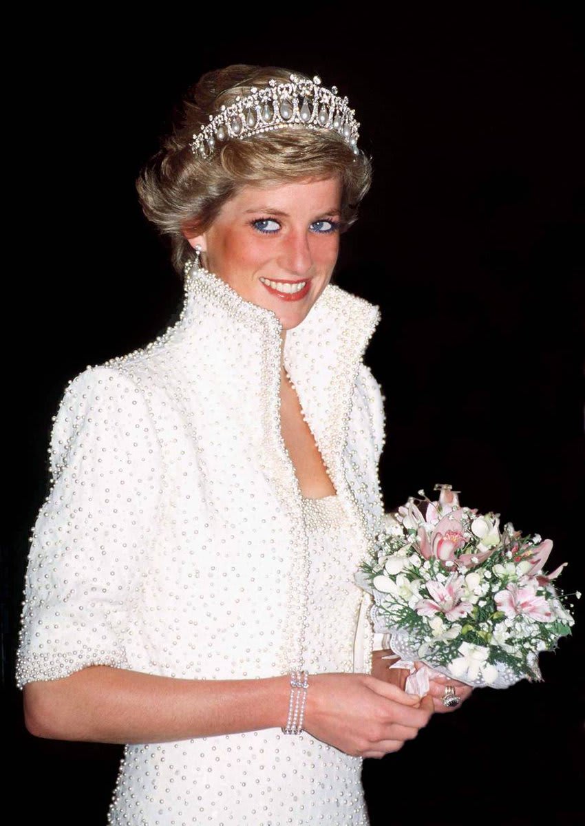 Meghan and Kate inherited these 8 beautiful jewelry pieces from Princess Diana: