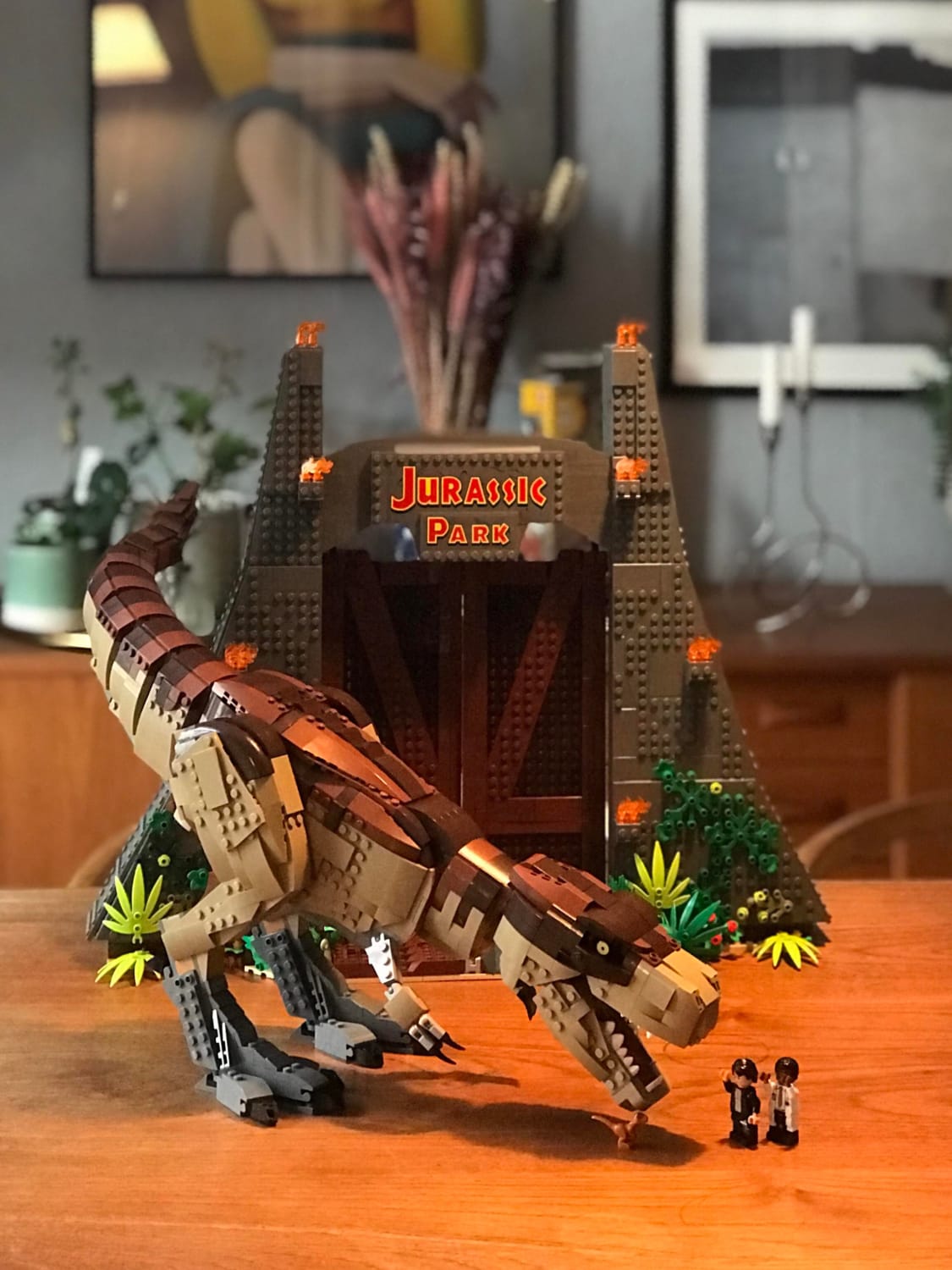 Wife and I built this during the weekend. Good fun and the t-rex looks amazing. First larger built I’ve ever done (Jurassic Park: T. rex-ravage #75936)
