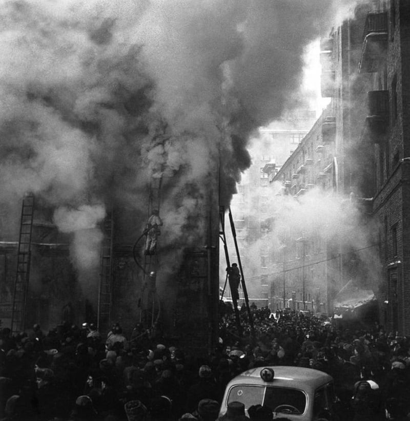 Fire in Moscow. Photo by Vladislav Kivrin, USSR, 1960