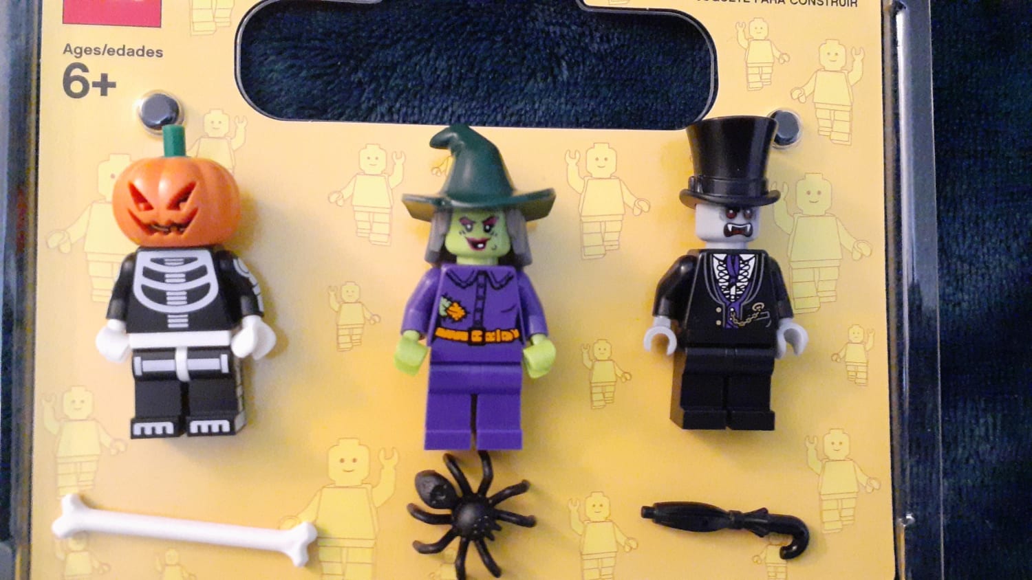 Went to my local lego store and they had Halloween stuff in thebuild your own minifigure bin !!!