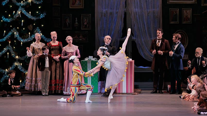 This week, Lincoln Center is full of beloved New York traditions! George Balanchine's "The Nutcracker" continues @nycballet, @jazzdotorg presents their annual "Big Band Holidays" concert & Harry Bicket conducts Handel's Messiah at @nyphil. For more >>