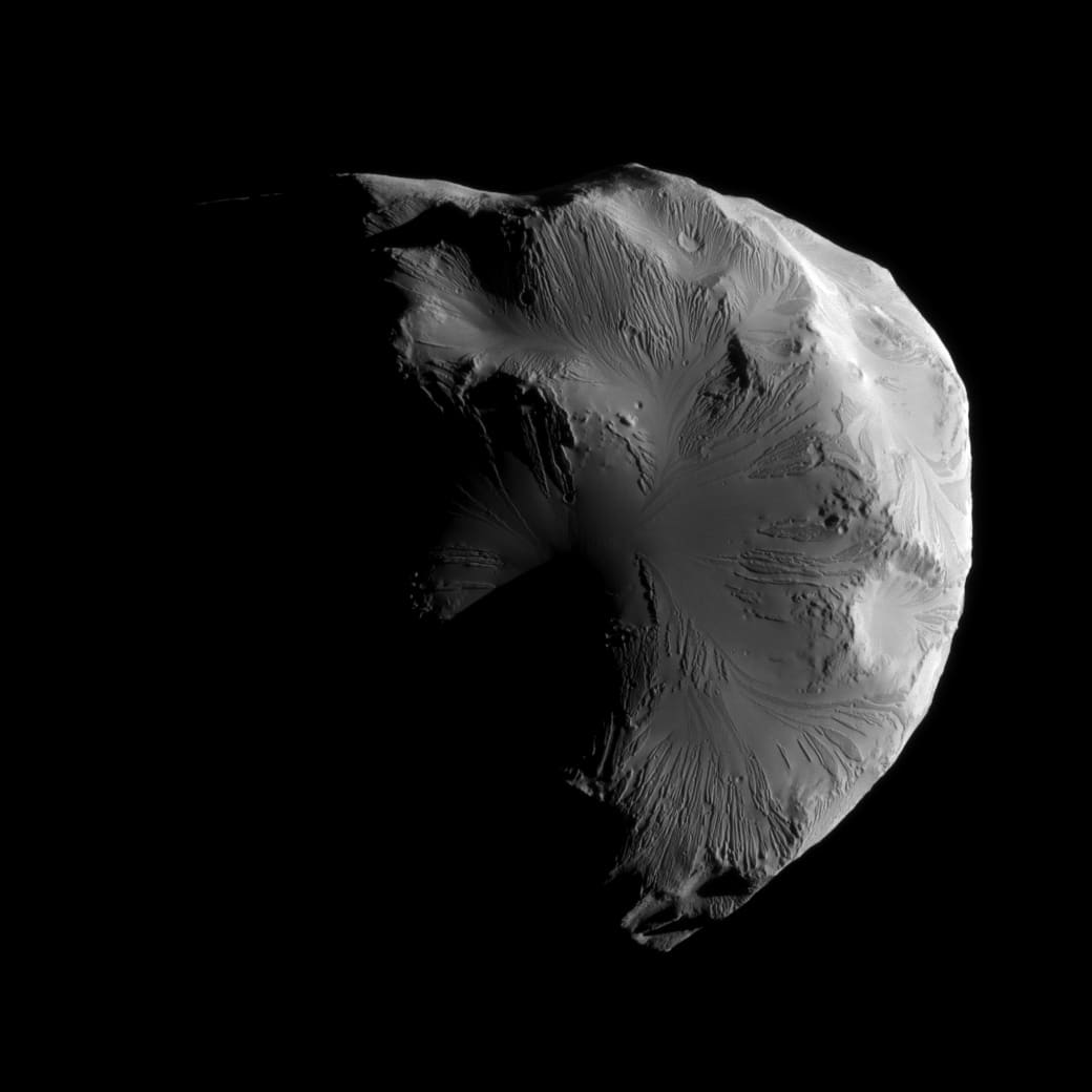 This week 10 years ago! The NASA/ESA/ASI Cassini spacecraft snapped this image of Saturn's moon Helene, while making its second-closest encounter of the moon on 18 June 2011 👉https://t.co/ioCJYF00yG