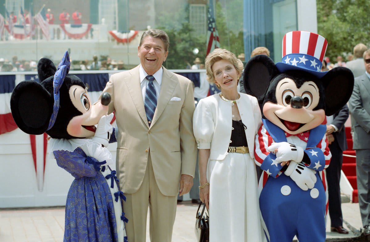 Ronald and Nancy Reagan visit Epcot Center Disney World with Mickey Mouse and Minnie Mouse in Orlando Florida, 5/27/1985. ArchivesAmusementPark 📷@Reagan_Library: