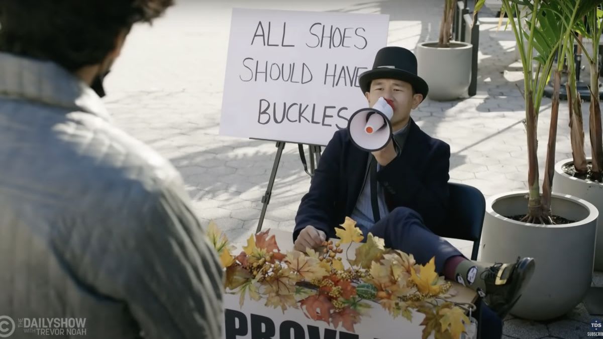"We're peeling vegetables? That’s your big argument?" Ronny Chieng argues with New Yorkers about Thanksgiving