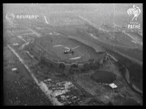 Battle for the cup. Stadium v newsreel overshadows Arsenal v Sheffield Utd. Cameras banned...(1936)