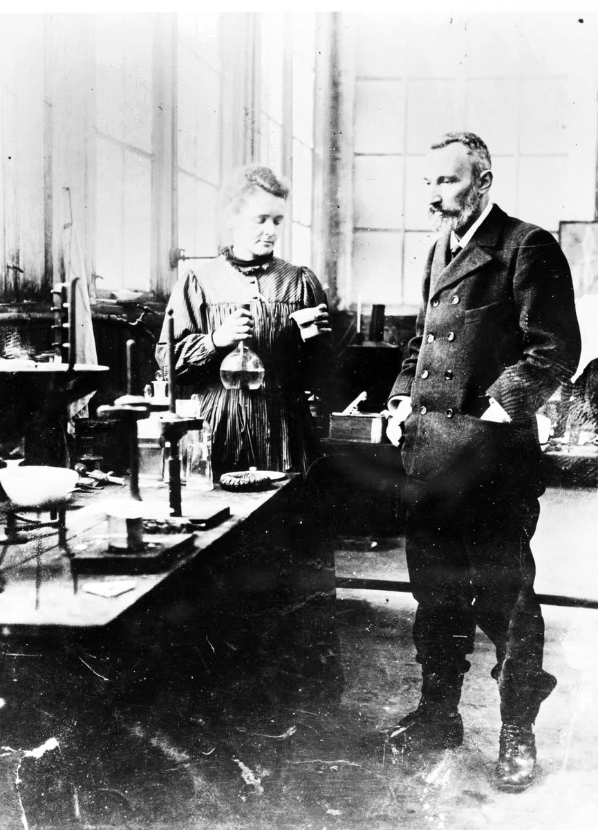 Marie Curie received the NobelPeacePrize in physics in 1903. She is the first person and only woman to win the prize twice, and the only person to win the Nobel Peace Prize in two different sciences. 📸
