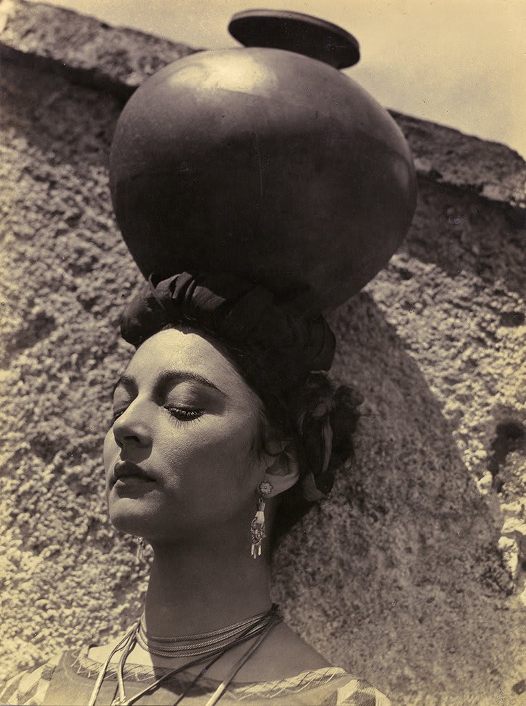 Under the Mexican Sky: A Revolution in Modern Photography opens on June 1 and runs through July 28 at @PalmerMuseum. Weston, Modotti, and more on view! https://t.co/ozC0LbrsCt 📷Edward Weston, Rosa Covarrubias, 1926 ©1981 Center for Creative Photography,Arizona Board of Regents