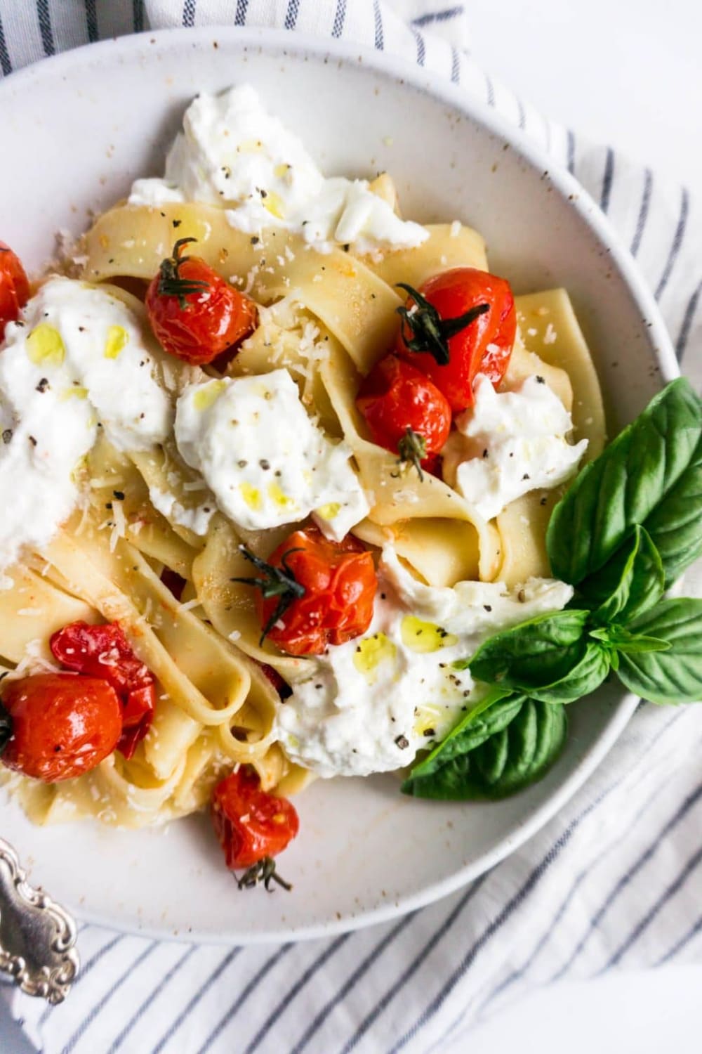 Burst Cherry Tomato Pasta with Creamy Burrata | Recipe in 2022 | Cherry tomato pasta, Recipes, Ingredients recipes