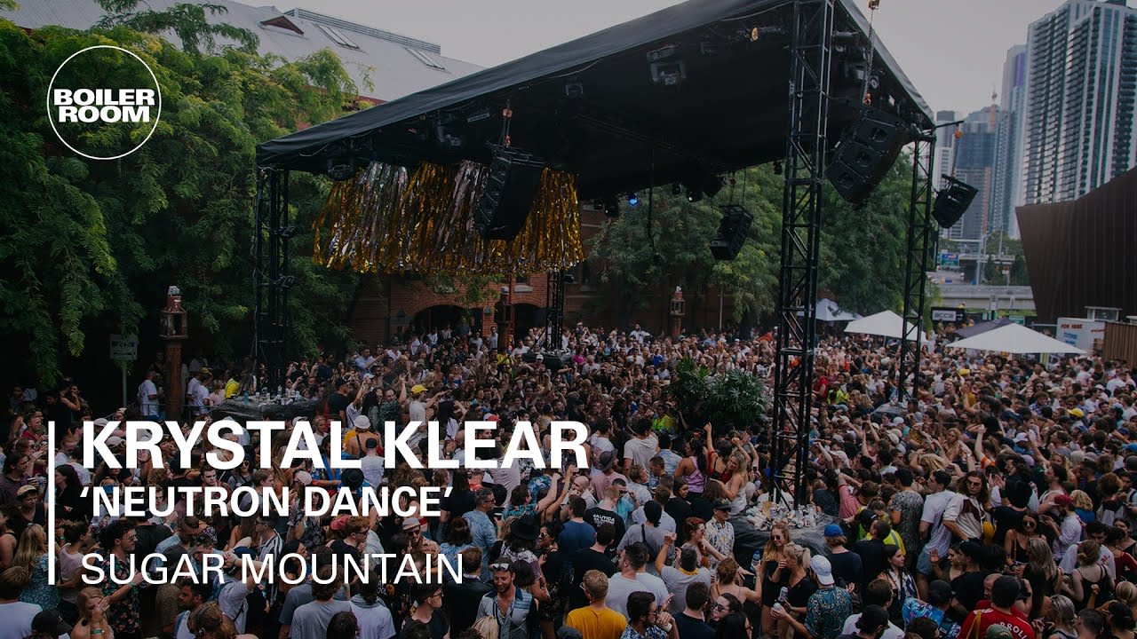 Gerd Janson dropping Krystal Klear's "Neutron Dance" at Sugar Mountain
