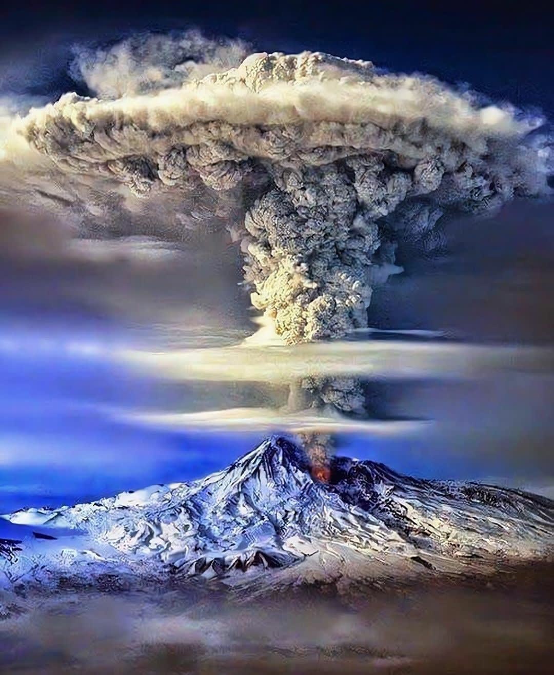 Chile's Puyehue Volcano erupting