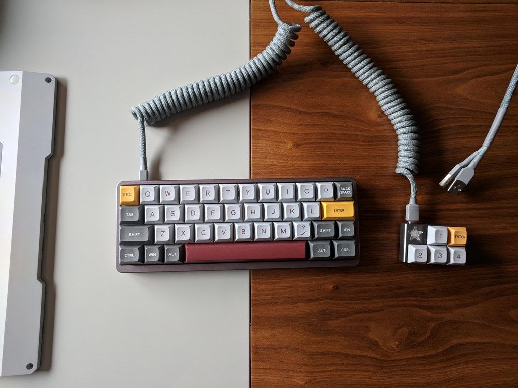 [photos] Cable on table.