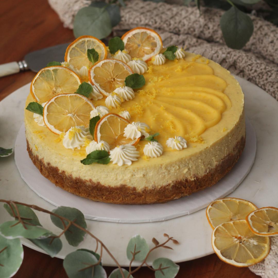 [Homemade] Lemon cheesecake with lemon curd & earl grey swiss meringue buttercream