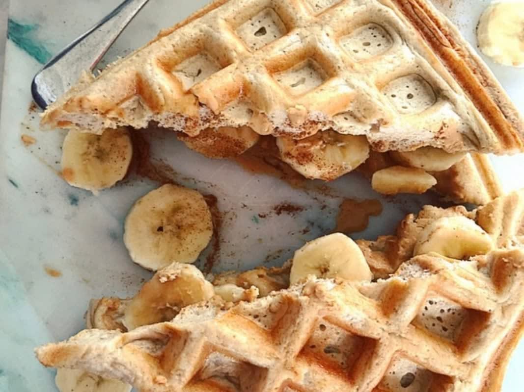 Peanut Butter Waffle Sandwich [Vegan]