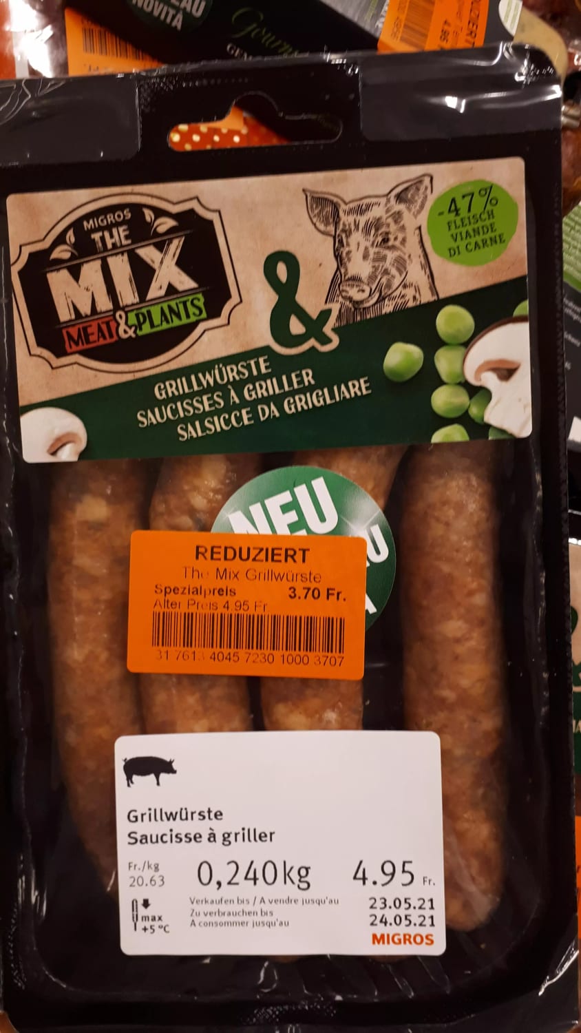 Ughh.... sure, let's mix meat with a plant-based substitute. Who tf is the target audience? (Found at Migros in Switzerland)