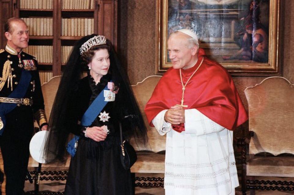 In 1980, Queen Elizabeth II became the first British monarch to make a state visit to the Vatican .