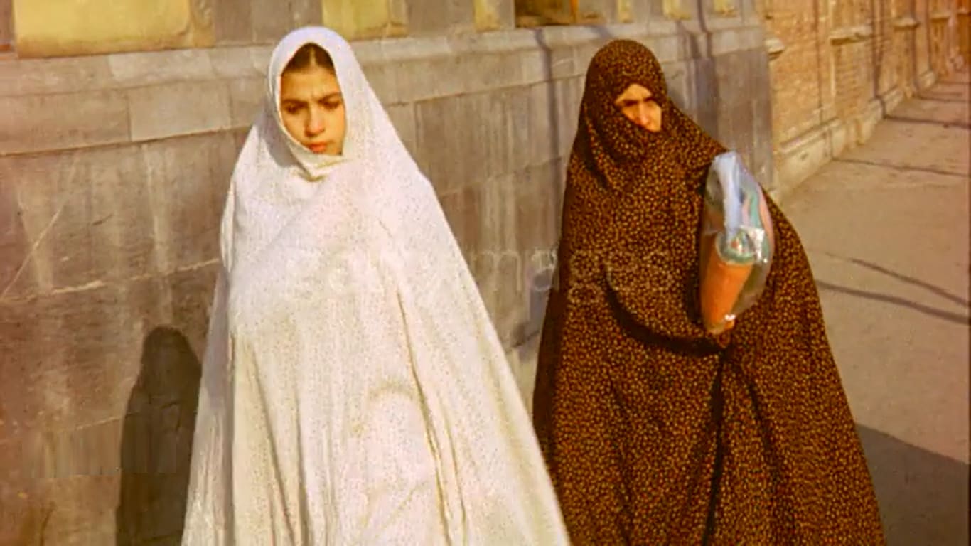 [Colorized] Iran before the Islamic revolution, Tehran. May 01, 1960