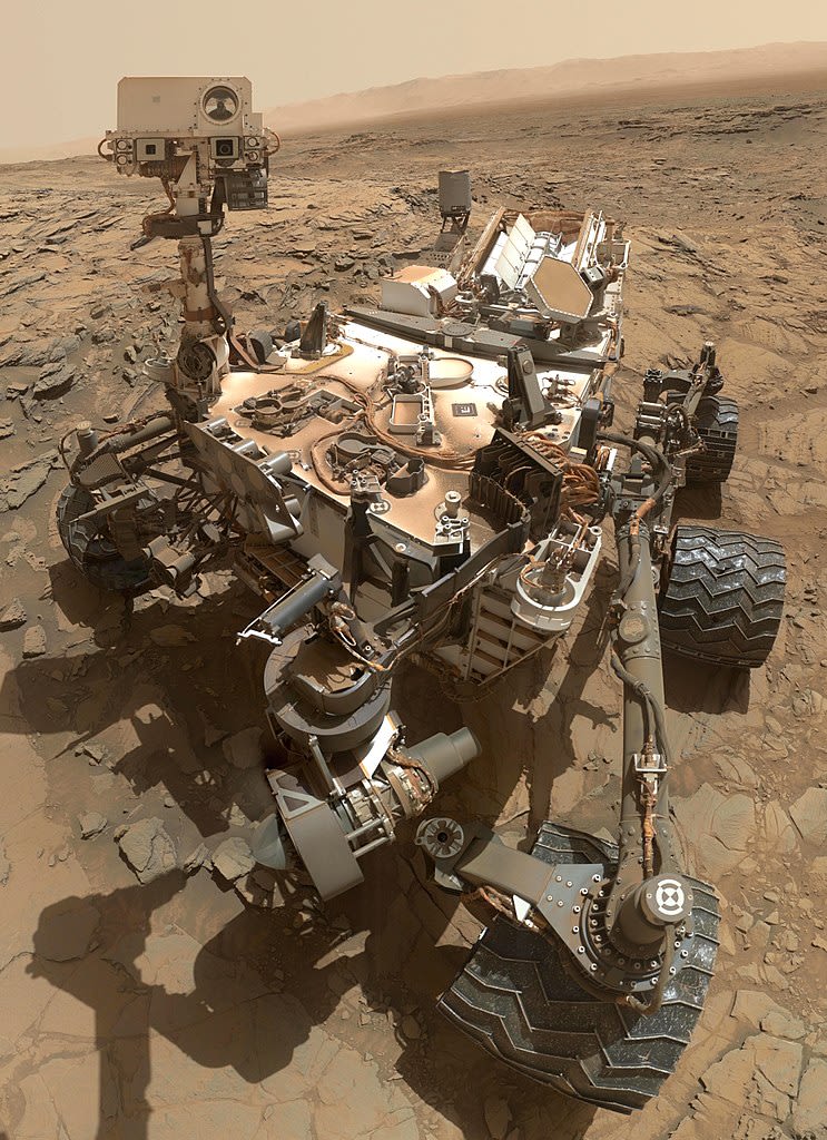 🎵 Beep-beep, beep-beep, yeah! 🎵 10 years ago, the @MarsCuriosity rover struck out from its landing site (dubbed "Bradbury Landing" for the late Ray Bradbury who would be 102 today) and made its first tire-tracks on Mars. More on Curiosity's 1st drive: