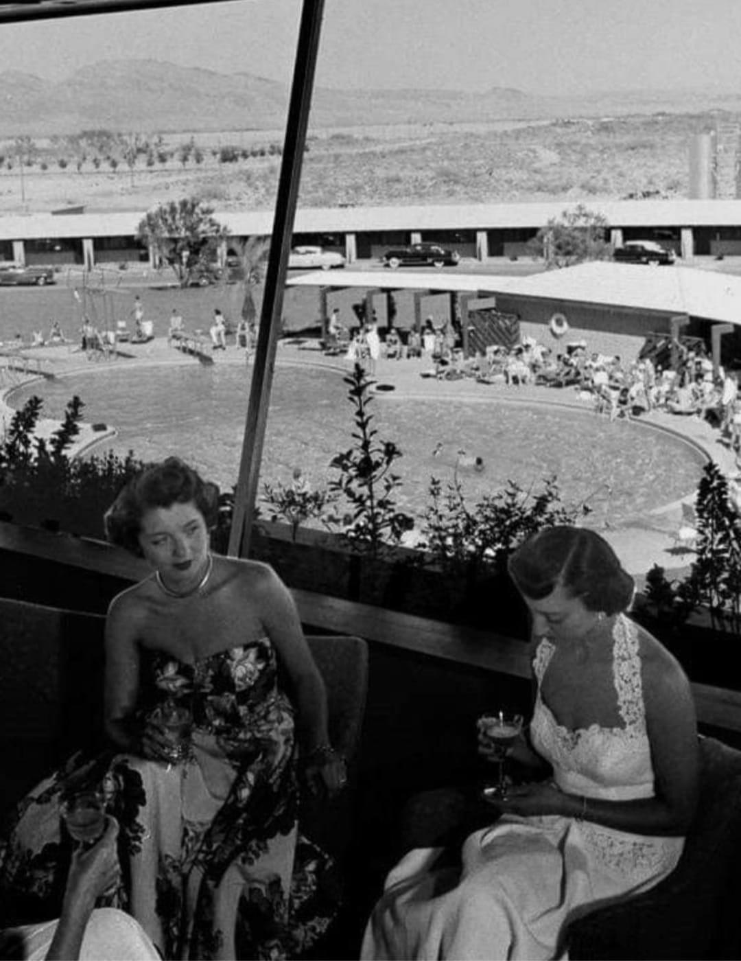 Cocktails in the "Sky Room" at the Desert Inn in Las Vegas, Nevada in 1950.