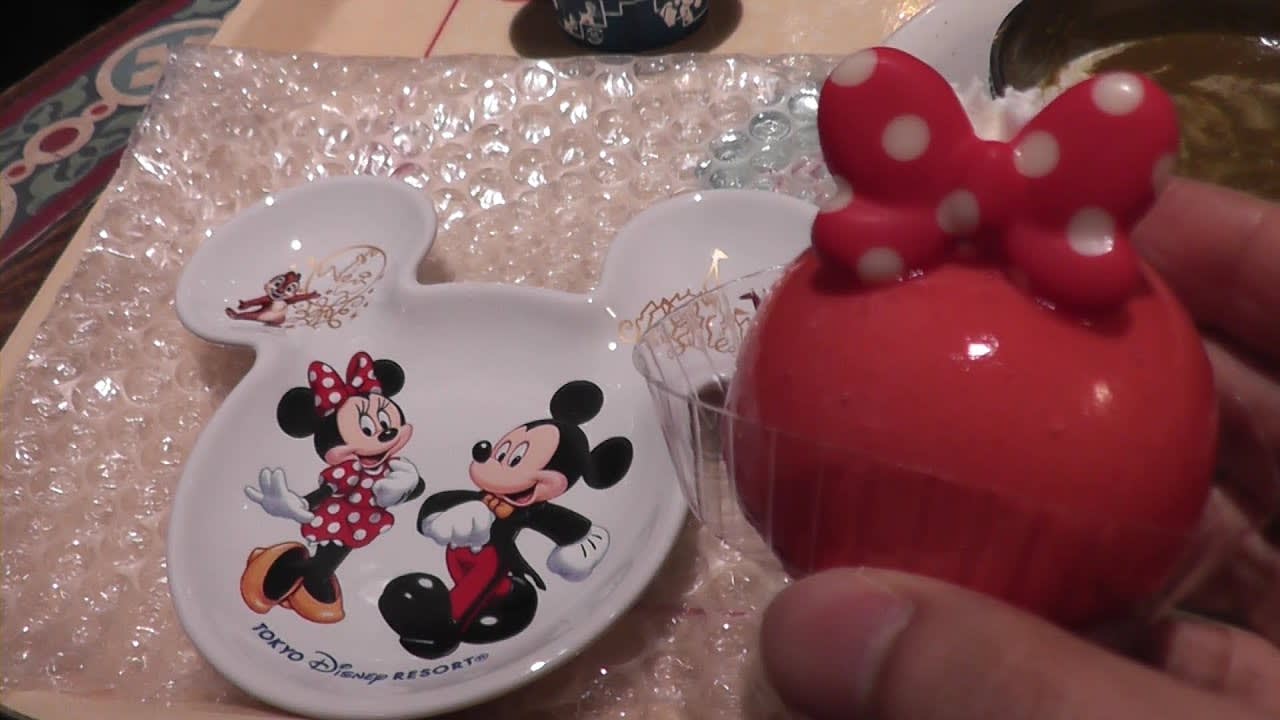Minnie Mouse White Chocolate Mousse Cake Tokyo DisneySea
