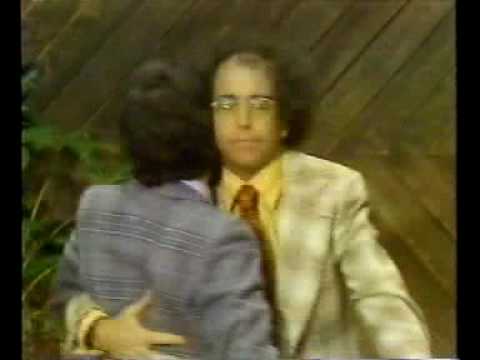 A pre-Seinfeld Larry David and Michael Richards appear in a Fridays skit called "Men Who Hug" featuring special guest host Mark Hamill (1981)