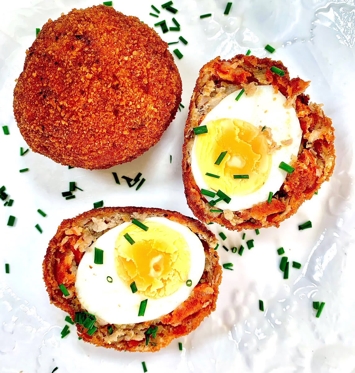 RecipeOfTheDay Chorizo Scotch Eggs These scotch eggs have been taken to the next level with a layer of fiery chorizo mixed in with the sausage meat. Delicious! Check out the recipe
