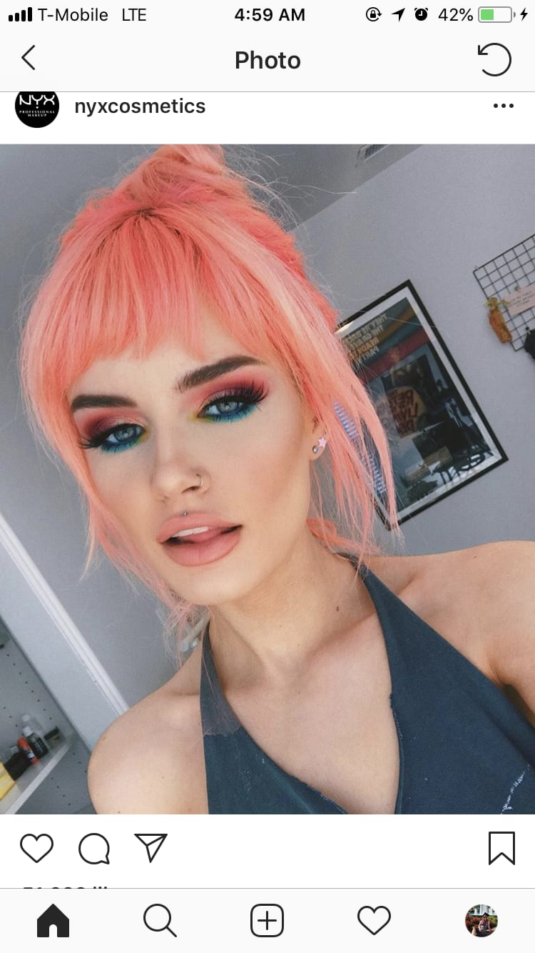 Pin de Elizabeth Kanosky em Makeup | Ideias de cabelo, Cabelo coral, Cabelo colorido