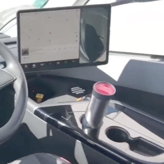 Mix First Ever Look At The Prototype Tesla Semi Truck Interior
