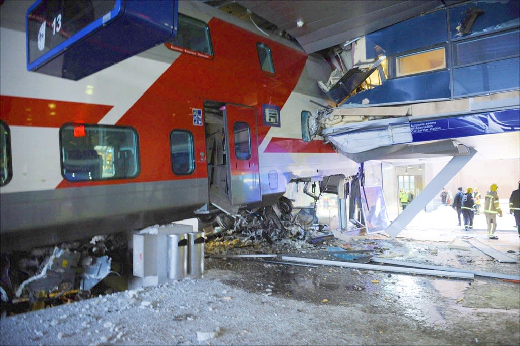 Train cars crashed to a building in Helsinki, Finland, January 4th 2010