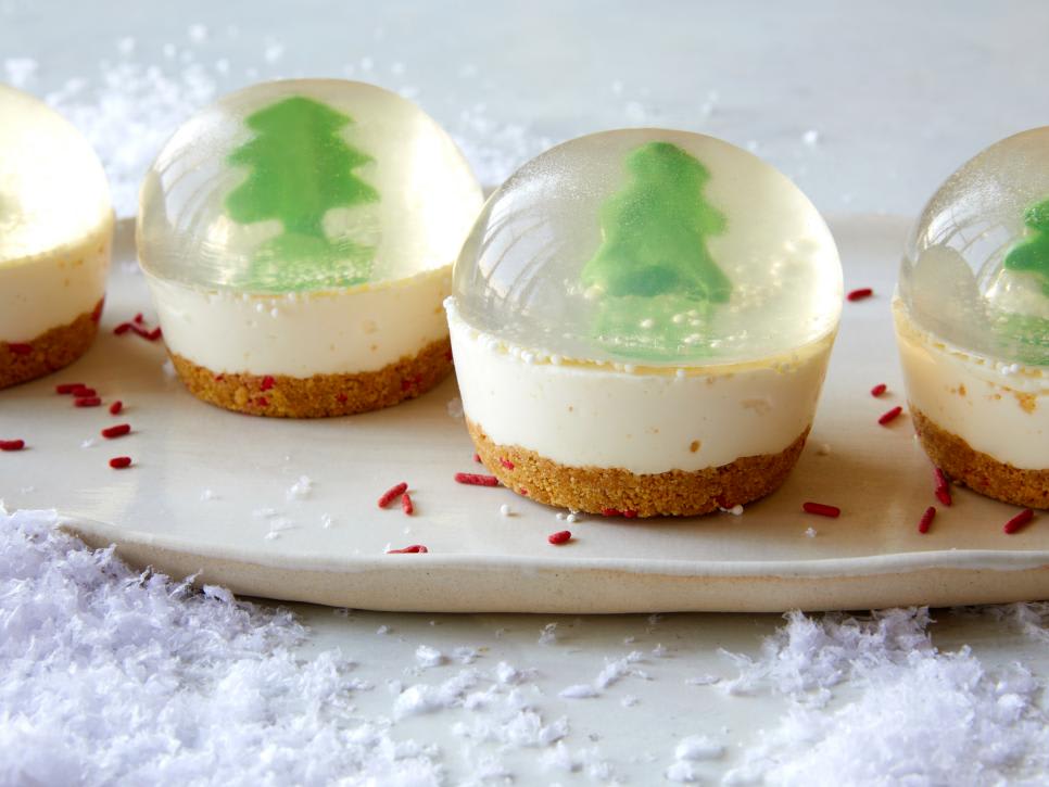 These Snow Globe Cheesecakes are no-bake masterpieces: https://t.co/gzZ6n94XKL! ❄️