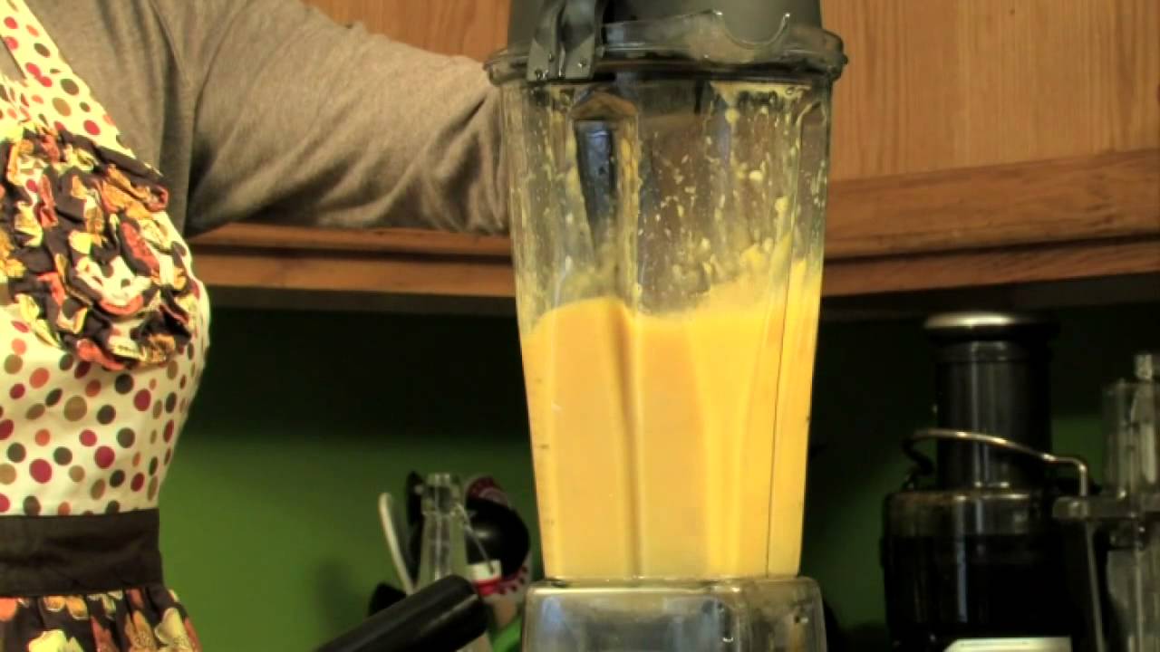 How to Make a Fruit Juice Smoothie Using Mangoes, Orange Juice and Bananas