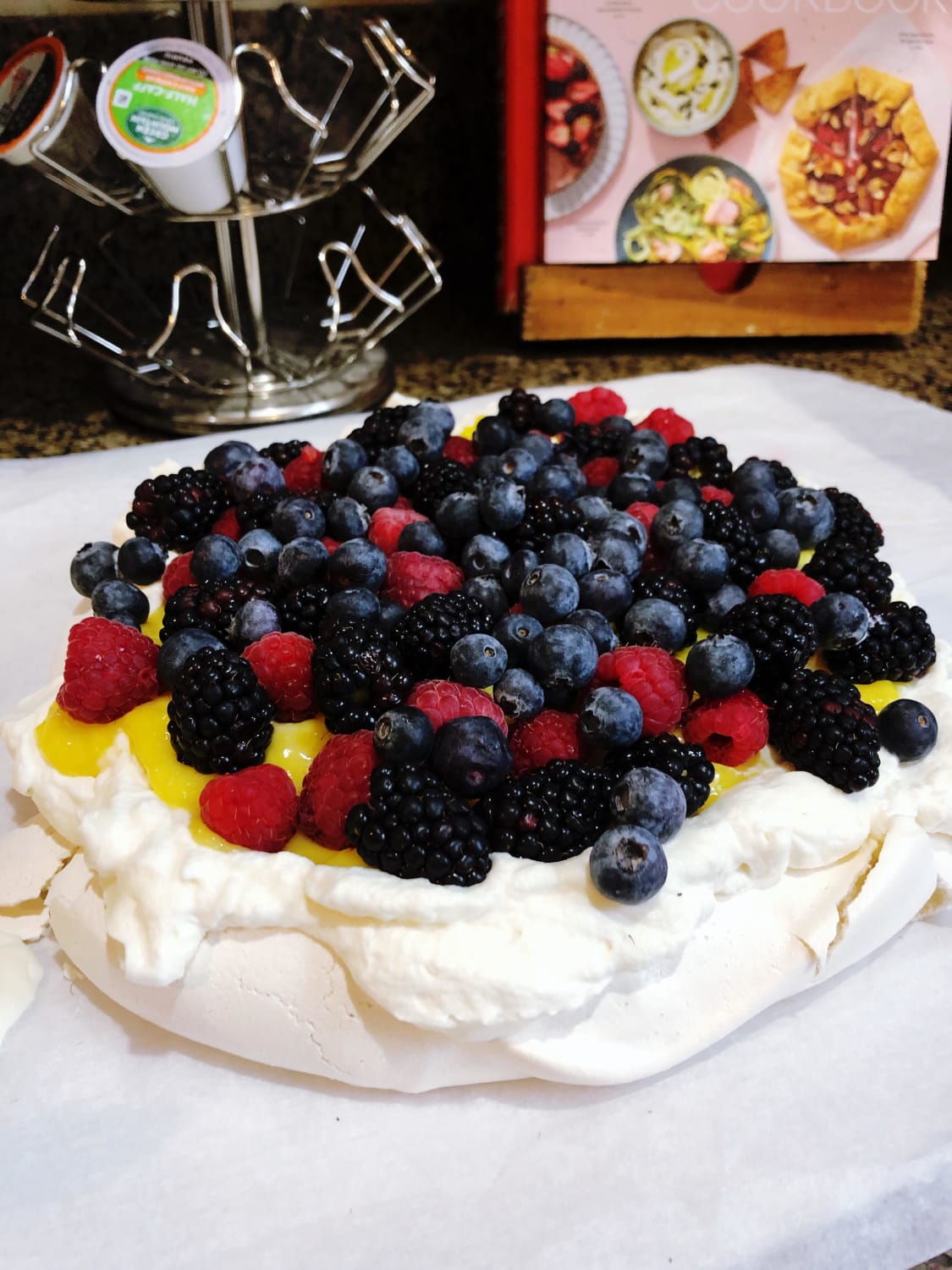 [Homemade] Pavlova with homemade lemon curd, homemade whipped cream, and fresh berries