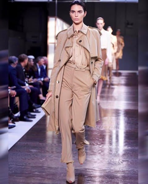 Kendall Jenner took to the catwalk of designer Riccardo Tisci’s first Burberry collection at LFW. Discover more at: