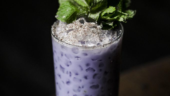 In San Francisco, ube-spiked drinks are painting the cocktail scene purple https://t.co/HFDaom4eUc (Via