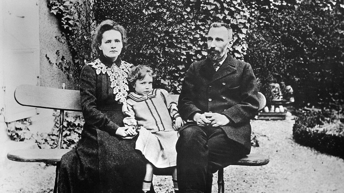 TIL the Curie family is the family with the most Nobel Prizes. Marie Curie won two Nobel prizes in physics and chemistry. Her husband Pierre Curie won a Nobel in physics. Their daughter Irène Joliot-Curie won a Nobel prize in chemistry.