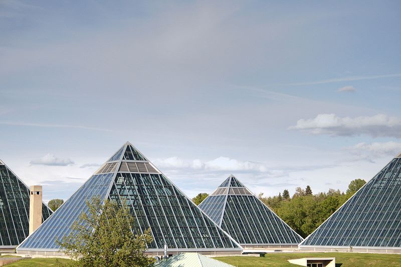 10 Contemporary Buildings Inspired by the Egyptian Pyramid Typology