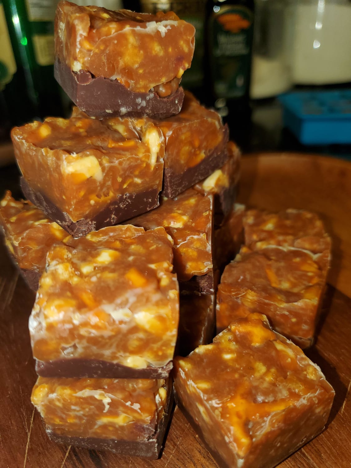 [HOMEMADE] salted caramel, pretzel and cashew topped truffle bites