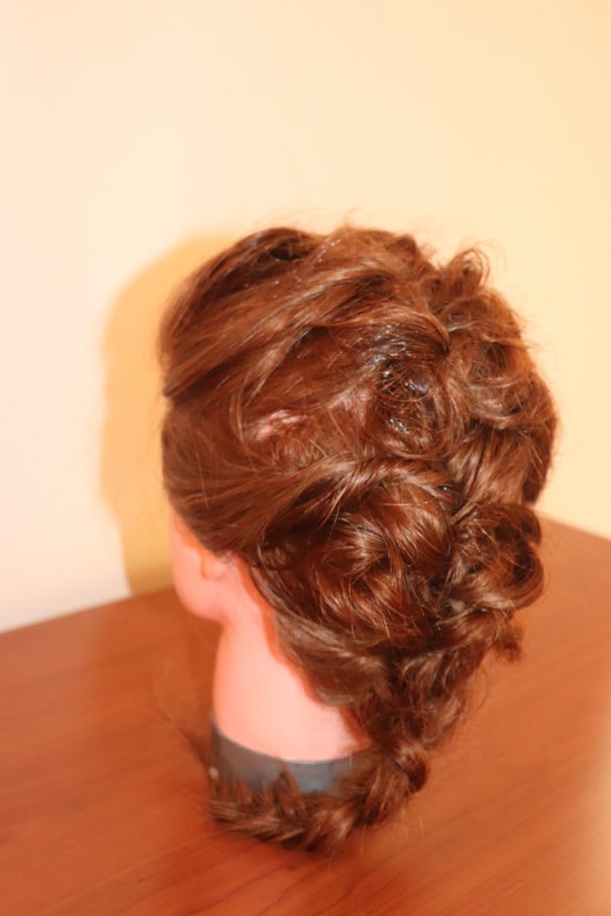 Mix Elsa Braid In Four Easy Steps Hair Upstyles